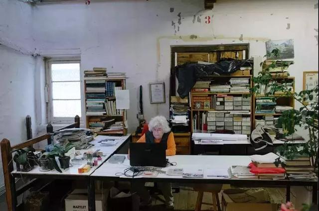 結婚70年從不吵架！40歲傾家蕩產「徒手打造絕美海景房」  90歲仍手牽手去上班