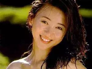 51歲翁虹「二婚遇真愛」！被老公「寵愛12年」凍齡像少女  女兒名字有意義：兩人愛情的見證