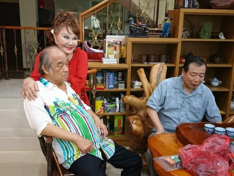 澎澎痛哭送丈夫最後一程！「台上老公」也病倒她淚喊「我心好痛！」意外流出廖峻病情