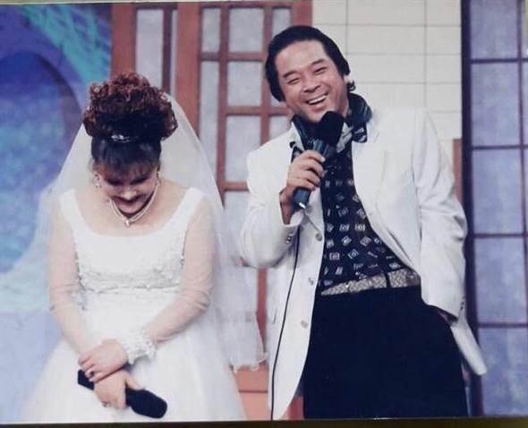 澎澎痛哭送丈夫最後一程！「台上老公」也病倒她淚喊「我心好痛！」意外流出廖峻病情