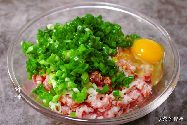 婆婆做的餛飩太好吃了！只要調餡多加一點熟油，肉香四溢