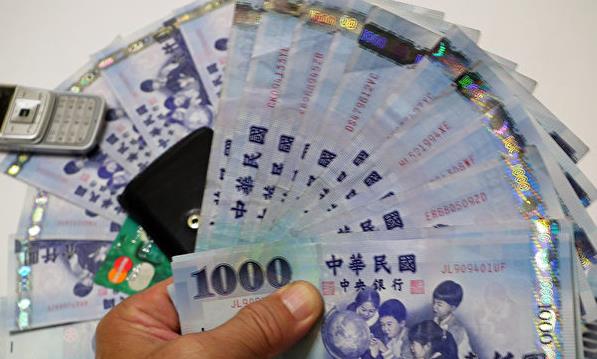 農村夫妻「被親家母冷嘲熱諷」老漢忍無可忍一席話 「全場頓時無聲」親家公趕忙鞠躬道歉