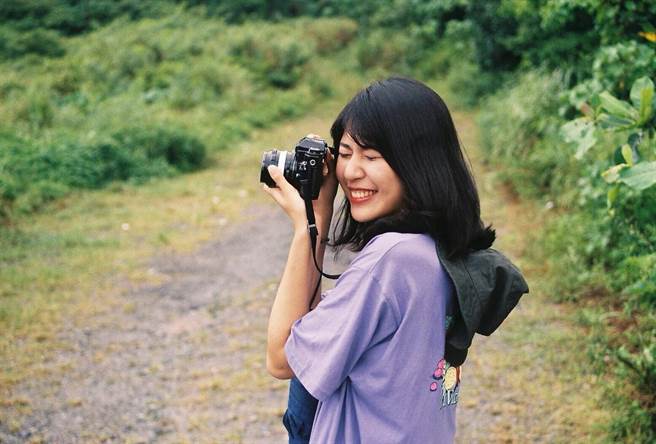 龍劭華曝「年少荒唐」遇到老婆轉性回歸家庭　休息1年帶妻小出國「22歲女兒長相超甜美」