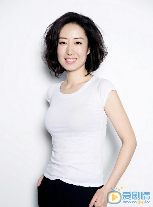 她為愛隱退7年卻離婚收場…獨自扶養女兒「前夫不聞不問」為家計復出如今得更瀟灑