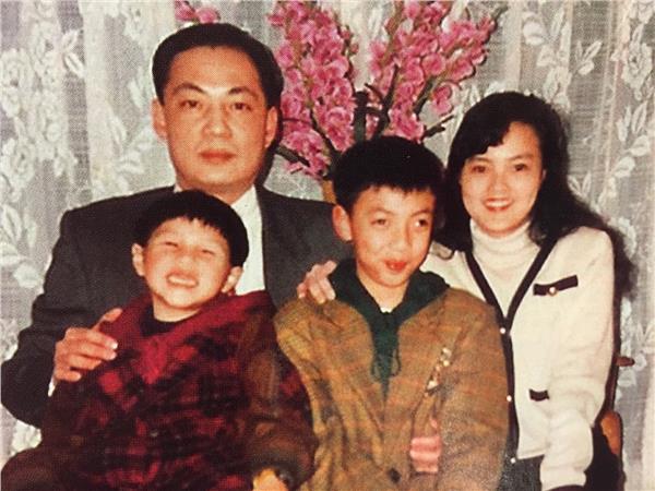 爸爸有3房!紀寶如19歲才得知「阿姨」竟是親媽 如今釋懷「3媽同桌」一視同仁送上紅包