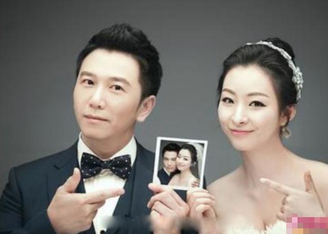 有過三段婚姻！和港姐離婚「再娶貼身助理」　「三婚娶小20歲女演員」今54歲回歸家庭