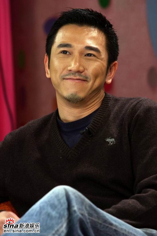 有過三段婚姻！和港姐離婚「再娶貼身助理」　「三婚娶小20歲女演員」今54歲回歸家庭