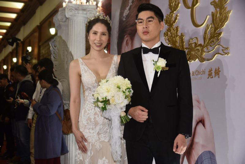 好暖心！李亞萍「退掉3600元紅包」槓上澎恰恰　意外曝光「費玉清貼心舉動」賀一航尷尬了