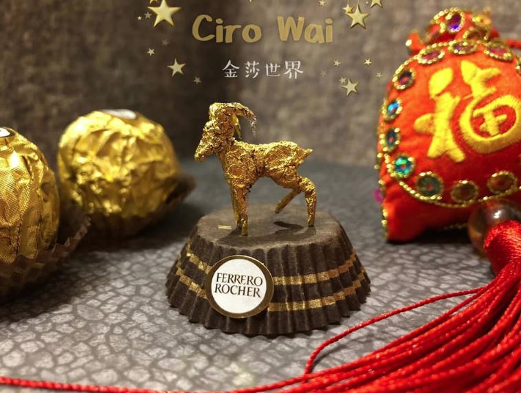 女兒愛吃金莎！他隨手將包裝紙「摺成12生肖」　駿馬奔騰帥爆「一看到金豬本尊」紅到國外：太Q了