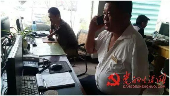 這對夫妻只有一雙手！ 「背後人生故事」惹哭網友  用愛打動雙方父母：有妳我就完整了