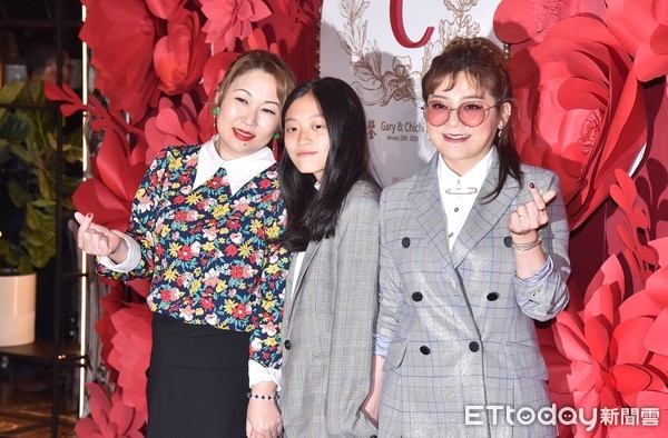 王彩樺默認包「5位數」給余天！張秀卿緊張「妳可別比我多」 辭尾牙力挺：我來加倍奉還
