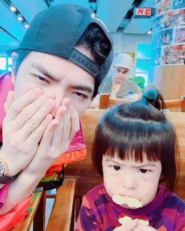 咘咘、波妞首次追星！蕭敬騰唱一半給姊妹倆「送上驚喜」　賈靜雯2女兒跳舞嗨翻