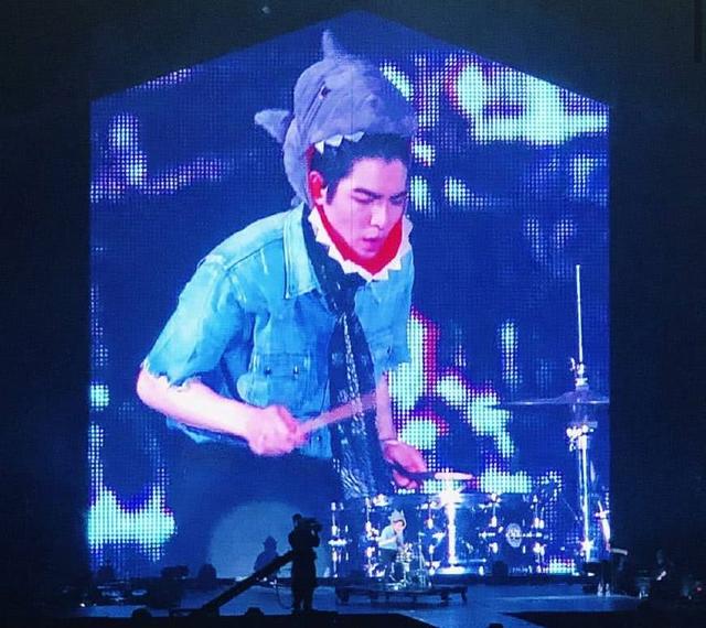 咘咘、波妞首次追星！蕭敬騰唱一半給姊妹倆「送上驚喜」　賈靜雯2女兒跳舞嗨翻