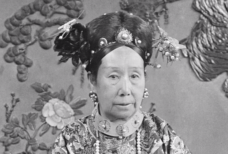 清朝娘娘回春啦！PS大神「神修復富察皇后美貌」　一看到慈禧太后「滿臉細紋→氣質女神」全網戀愛❤