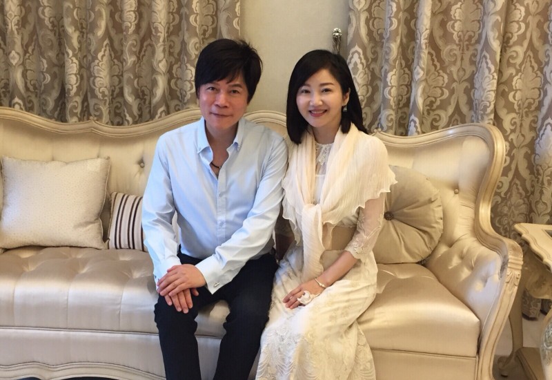 洪榮宏三婚娶小11歲嬌妻「交往半年閃婚」　放閃「年假飛日小蜜月」補過兩人世界