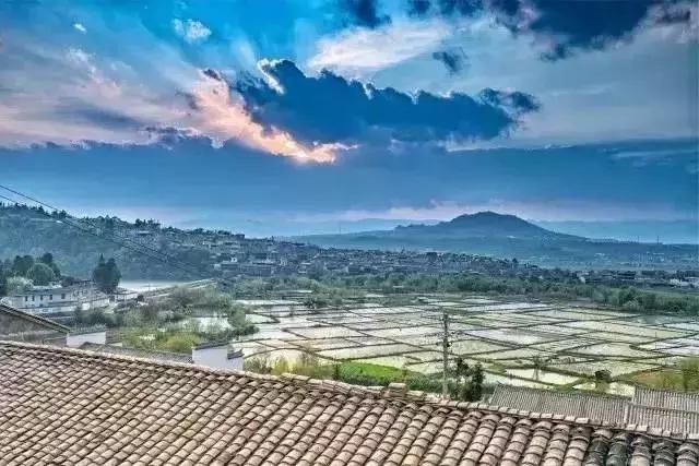 放棄都市生活！小夫妻在鄉村半山腰共築愛巢「打造151坪清幽民宿」路過旅人捨不得走