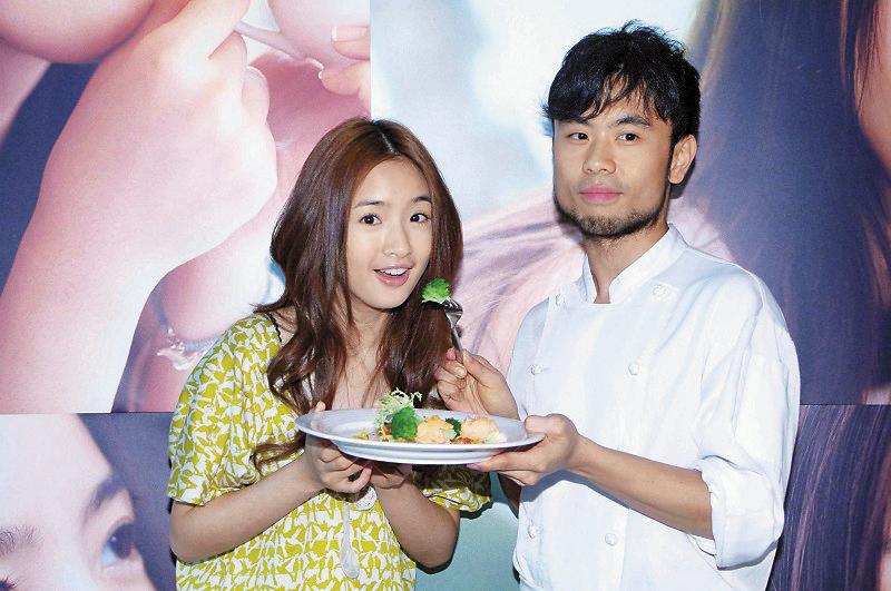 默默行善6年!林依晨弟弟開餐廳「送客人一包小禮物」 他回家「打開後眼眶泛淚」:姊弟都是菩薩