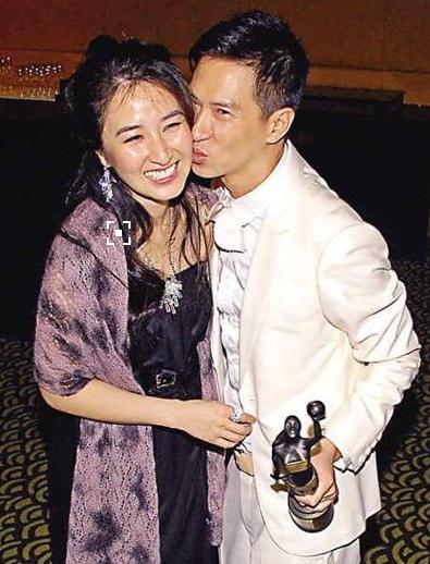 張家輝夫妻「孟母三遷」為女兒買5億豪宅  私下母女逛街「打扮超樸素」：只捨得為孩子花錢