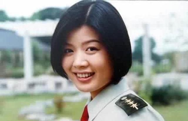 24歲跟了窮小子「苦熬12年」被婚變！42歲成單親媽媽坦言：若是當初沒把前夫帶紅就好了