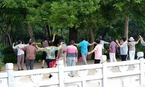 壽命關鍵期！55歲-70歲「最怕3種病」　百歲健康指南：年過60必看