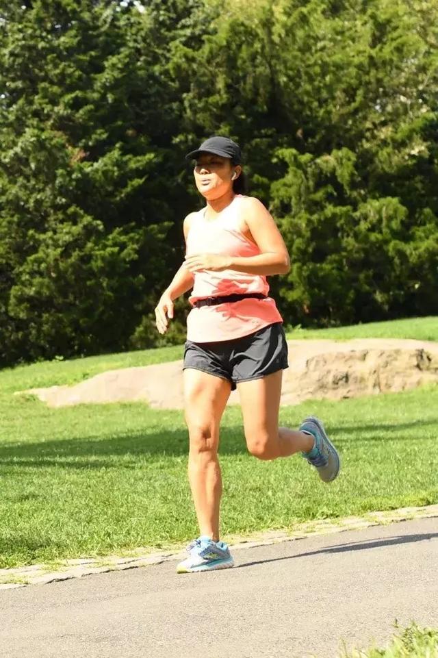 身家逾200億的54歲富婆！「每周跑步4次」從未停下腳步：因為自律所以富有