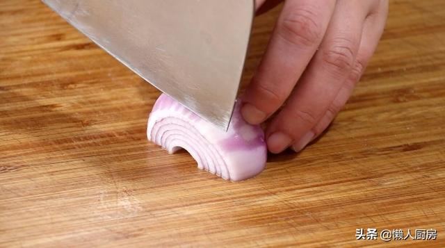 雞翅最好吃的做法！「不用水不用油炸」簡單燜一燜就開動