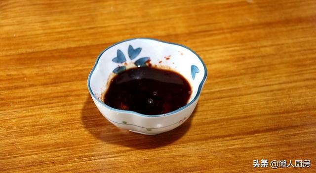 雞翅最好吃的做法！「不用水不用油炸」簡單燜一燜就開動