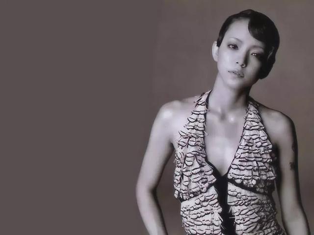 14歲出道19歲火上巔峰！41歲「日本天后」宣布引退，抹除痕迹做回普通人，粉絲不捨：25年傳奇難以被超越