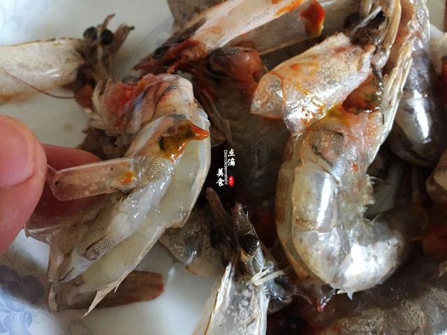 年菜必備！大廚教你做「蒜蓉粉絲大蝦」　「製作簡單」湯汁不浪費引人食指大動