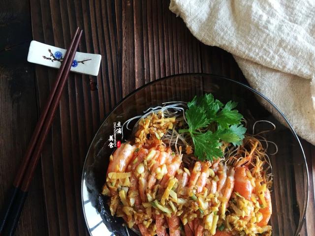 年菜必備！大廚教你做「蒜蓉粉絲大蝦」　「製作簡單」湯汁不浪費引人食指大動