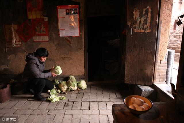 殘疾「兒子」回家！依舊「被父母一家趕出」沒想到兒子早已身價千萬
