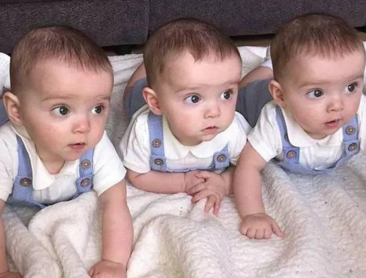 年輕媽媽生下可愛「三胞胎」，10個月後帶去驗DNA，才發現他們居然是「兩億分之一的奇蹟」！