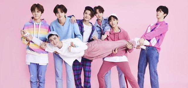 明星「坐高鐵回家」也搶不到座位?吳京自帶板凳,焦恩俊沒人讓座,她卻說自己像個瘋子!