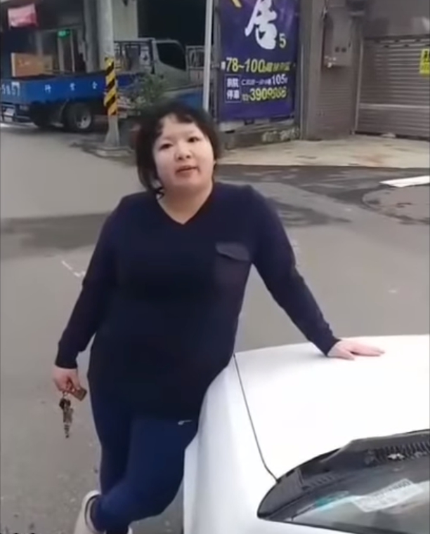 桃園大力女「一秒徒手拆車」開嗆：泥知道我是誰嗎？　車主傻眼「只好叫警察來」最後下場曝光