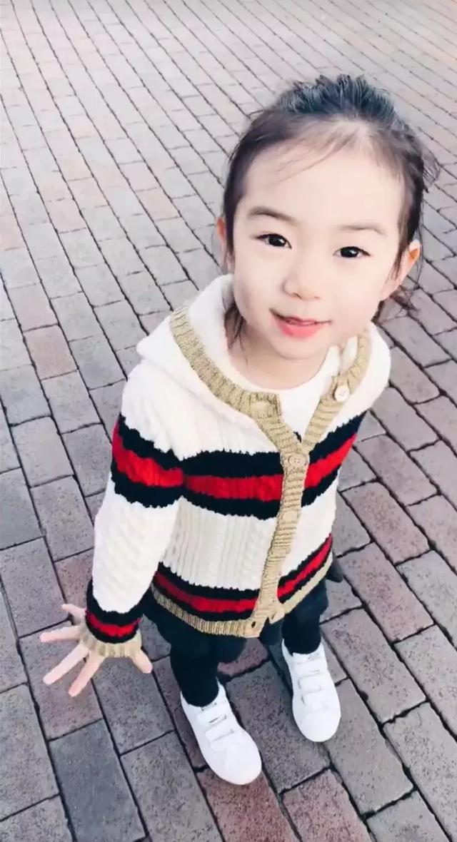 戚薇女兒4歲生日照曝光！李承鉉卻說「我家裡還有個女兒」 在婚姻中「擔任四個角色」羨煞旁人