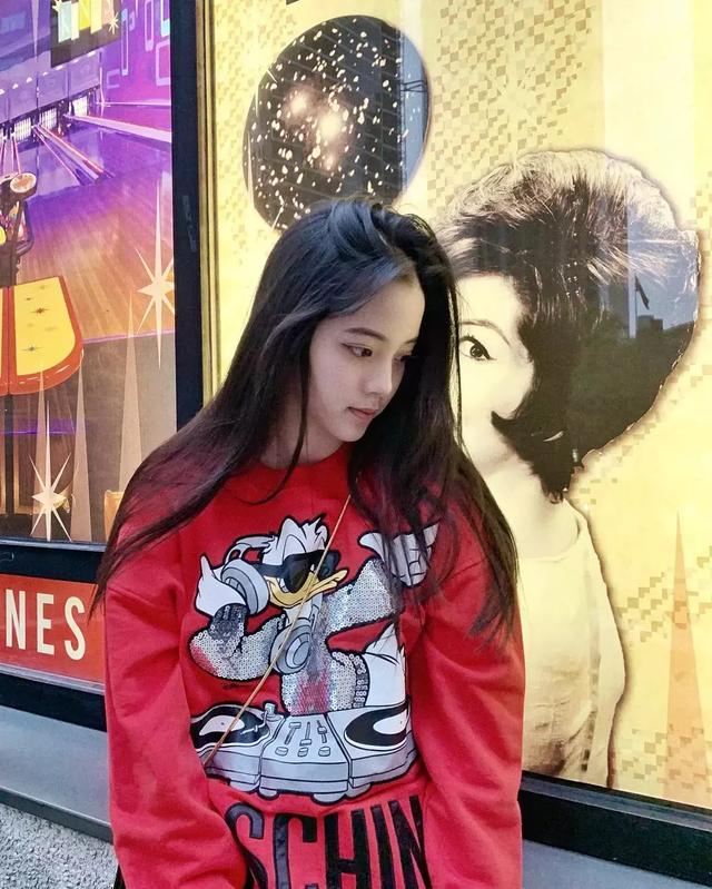 歐陽娜娜ins被陳冠希「瘋狂」點讃！兩人相差20歲卻相見恨晚，讓所有人羨慕！