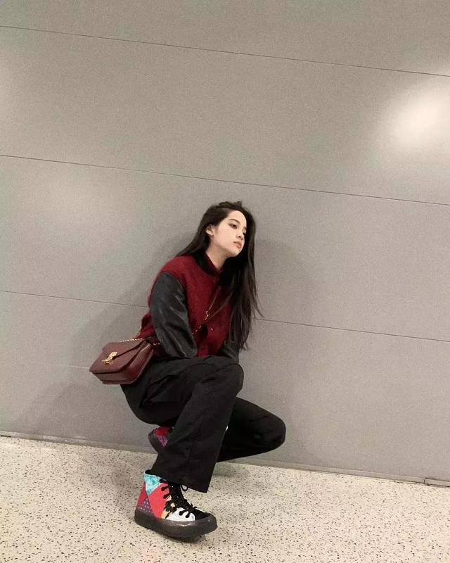 歐陽娜娜ins被陳冠希「瘋狂」點讃！兩人相差20歲卻相見恨晚，讓所有人羨慕！