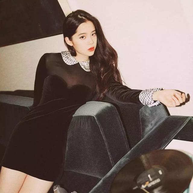 歐陽娜娜ins被陳冠希「瘋狂」點讃！兩人相差20歲卻相見恨晚，讓所有人羨慕！