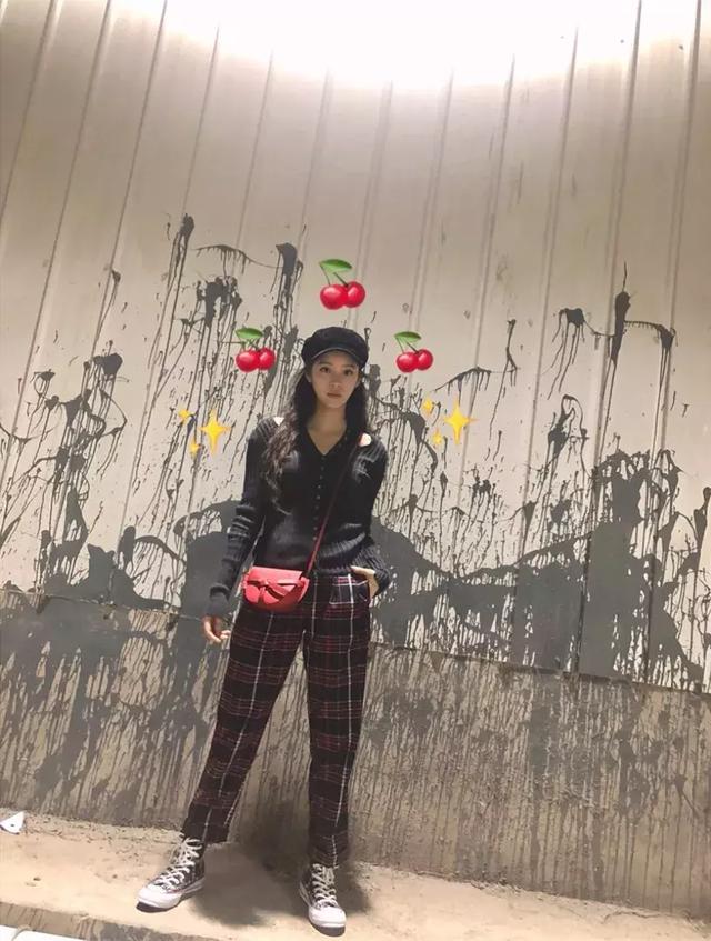 歐陽娜娜ins被陳冠希「瘋狂」點讃！兩人相差20歲卻相見恨晚，讓所有人羨慕！