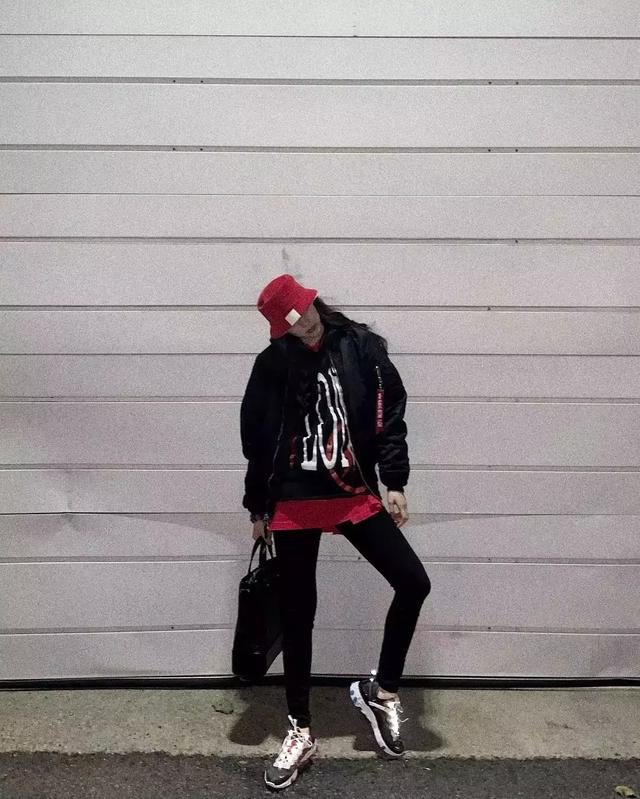 歐陽娜娜ins被陳冠希「瘋狂」點讃！兩人相差20歲卻相見恨晚，讓所有人羨慕！