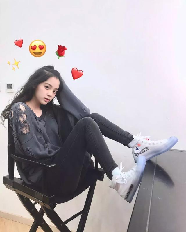 歐陽娜娜ins被陳冠希「瘋狂」點讃！兩人相差20歲卻相見恨晚，讓所有人羨慕！