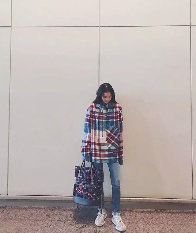 歐陽娜娜ins被陳冠希「瘋狂」點讃！兩人相差20歲卻相見恨晚，讓所有人羨慕！