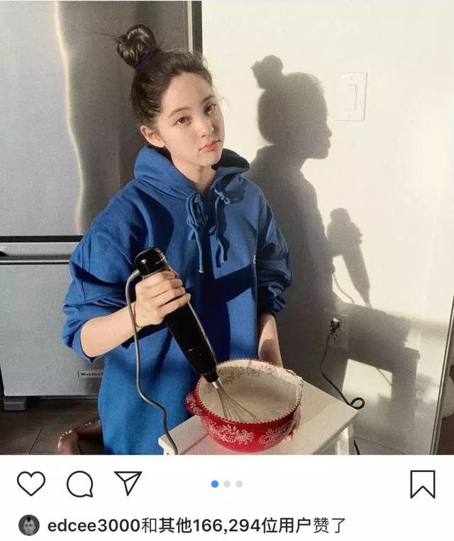 歐陽娜娜ins被陳冠希「瘋狂」點讃！兩人相差20歲卻相見恨晚，讓所有人羨慕！