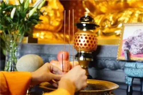 奉神拜佛者注意！「供品不能隨便吃」 供品的真正含義你要知道