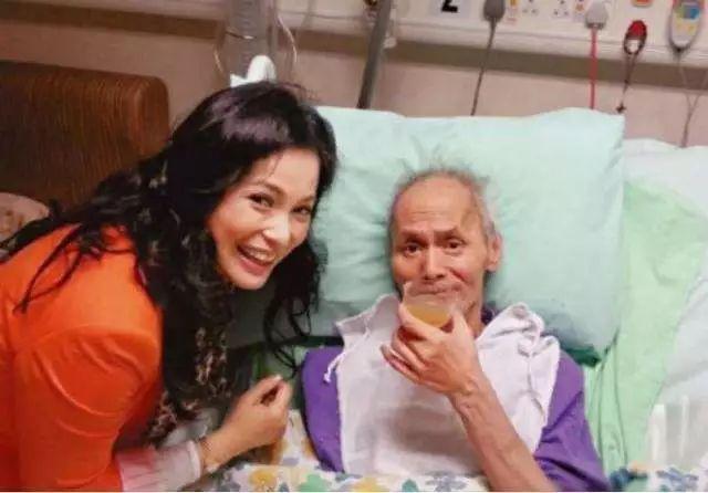 《唐伯虎》功夫巨星中風「妻兒搶財產」…昔日港姐「幫打官司討回鉅款 」 人稱女版古天樂！