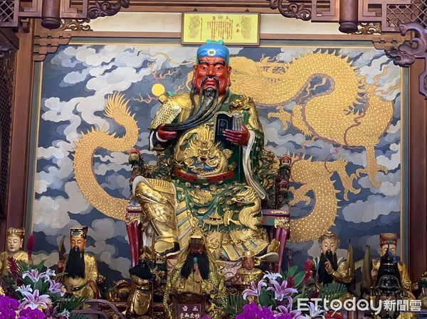 全台最早！高雄五甲廟「開出2019年國運籤」　運勢中上「6月將有大事發生」必須小心 