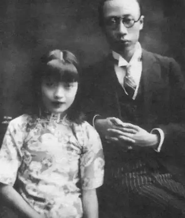 中國最後一個太監回憶皇宮：跪著伺候主子，娘娘洗澡從不親自動手！