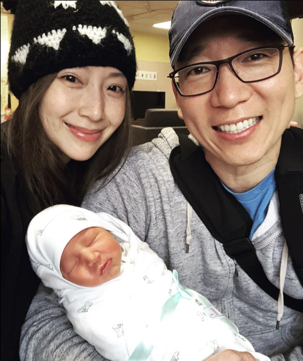 老公兒子出國了！隋棠「帶2歲女兒上班」萌翻員工　乖巧小動作「曝完美家教」網讚爆：這超重要