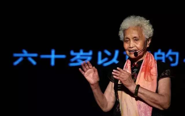 她不只是家庭主婦！「 60歲才識字」76歲成作家  辛苦一生終於「能為理想活」：沒有什麼是太晚的