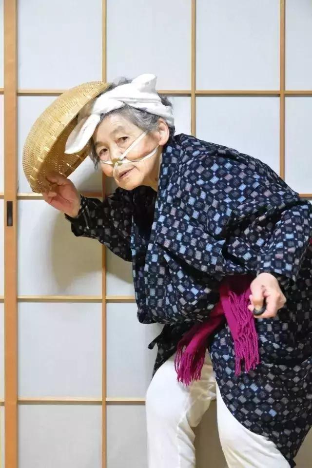 她不只是家庭主婦！「 60歲才識字」76歲成作家  辛苦一生終於「能為理想活」：沒有什麼是太晚的
